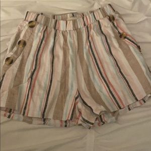 Striped cute shorts!